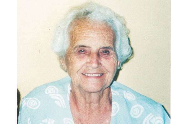 Hoje é um dia muito especial para a dona Altina Saturi, que comemora seus 90 anos de vida. Mamãe dos nossos amigos Adalberto (esposo da Cida Doceira), Atílio, Cidinha e Irineu, dona Altina foi, durante 25 anos, dedicada                enfermeira na Santa 